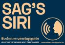 Gelbe Schrift auf dunkelblauem Hintergrund. Text/Titel "Sags Siri" #wissenverdoppeln